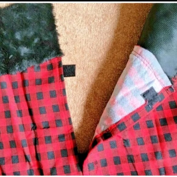 36 Inch Buffalo Plaid Tree Skirt ~ Red and Black Small Check Plaid, Black Trim - Picture 4 of 5